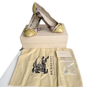 Burberry Size 38/7.5 Yellow Beige Check PVC Patent Leather Buckle Pumps Trench